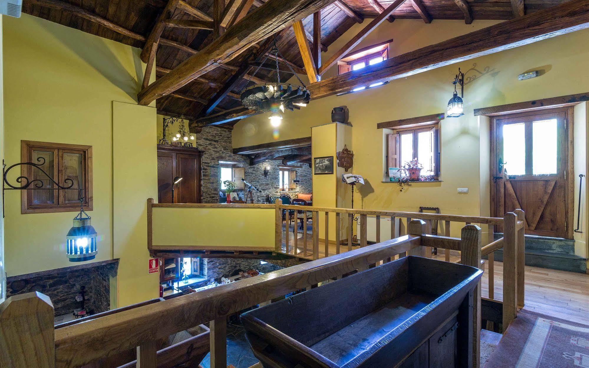 O Muino De Pena Hotel O Pino Bagian luar foto