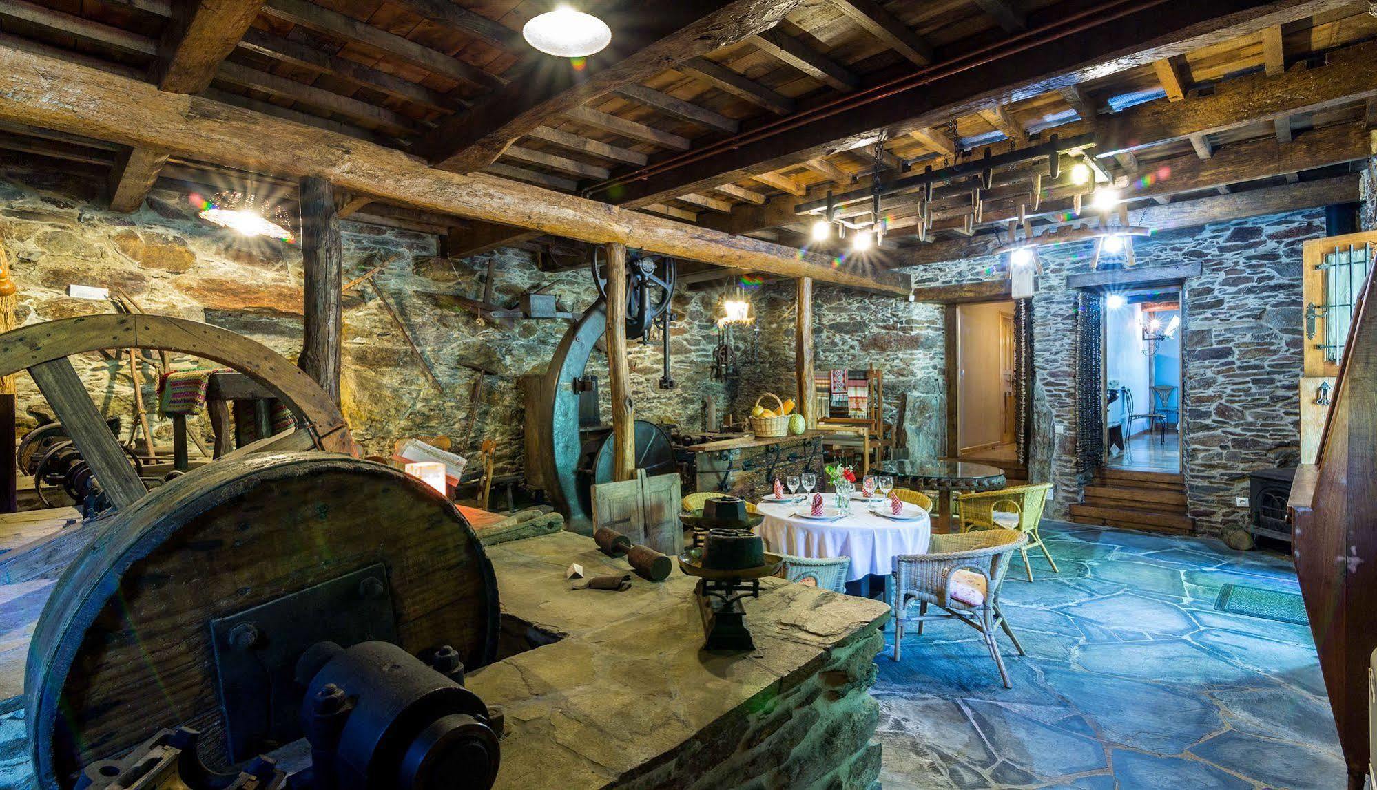 O Muino De Pena Hotel O Pino Bagian luar foto
